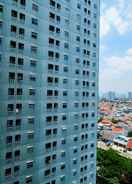 LOBBY Studio Spacious Room at Green Pramuka Apartment By Travelio