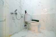In-room Bathroom Studio Spacious Room at Green Pramuka Apartment By Travelio
