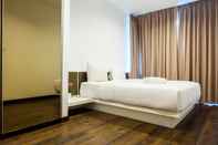 Bedroom Spacious 2BR Veranda Residence @ Puri Apartment By Travelio