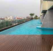 Kolam Renang 2 Exclusive Studio Room Apartment at Menteng Park By Travelio