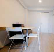 Kamar Tidur 5 2BR Newly Renovated Apartment Gading Nias Residence By Travelio