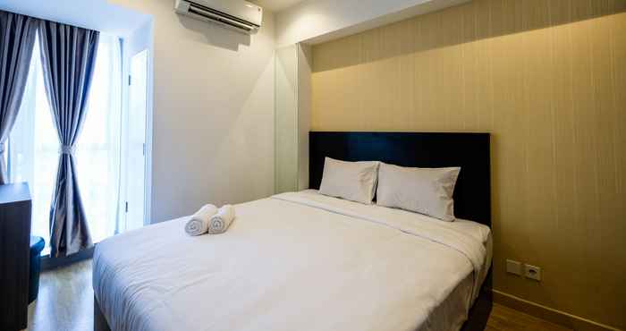 Bedroom 1BR Elegant Branz BSD Apartment near AEON Mall By Travelio