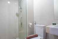 In-room Bathroom Studio Exclusive Puri Mansion Apartment By Travelio