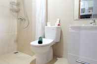 In-room Bathroom Cozy Studio The Oasis Apartment By Travelio