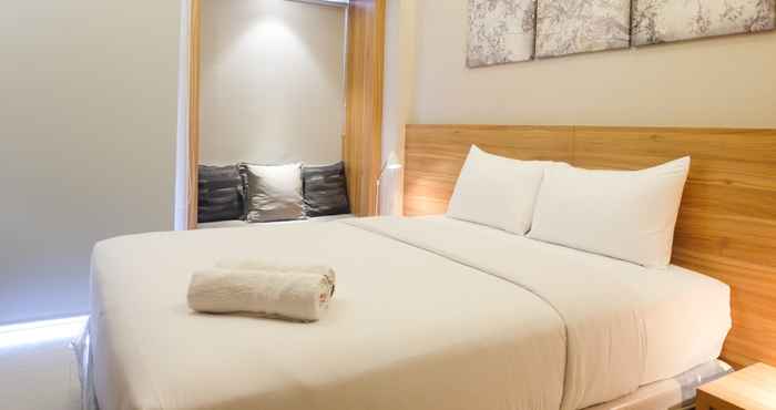 Kamar Tidur Modern Studio Golf Mustika Apartment By Travelio