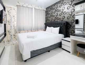 Bedroom 2 1BR Monochrome at Lexington Apartment By Travelio