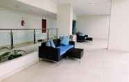 Lobi 4 Best Studio Room Apartment at Capitol Park Residence By Travelio