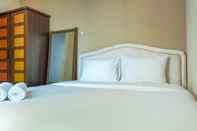 Bilik Tidur Comfy 1BR Pangeran Jayakarta Apartment By Travelio