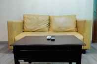 ล็อบบี้ Comfy 1BR Pangeran Jayakarta Apartment By Travelio