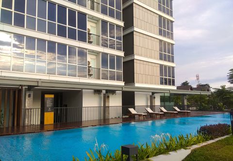 Kolam Renang Homey Studio Lexington Apartment By Travelio