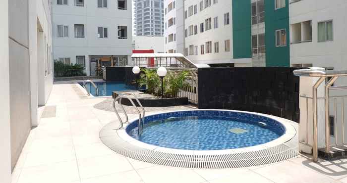 Swimming Pool Studio Strategic Apartment at Pavilion Permata By Travelio