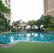 Kolam Renang 5 Sweet 2BR Mediterania Marina Residences By Travelio