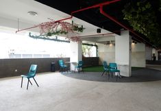 ล็อบบี้ 5 Studio Clean and Tidy at Apartment Pavilion Permata By Travelio