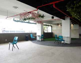 Lobi 2 Studio Homey at Apartment Pavilion Permata By Travelio