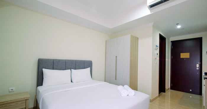 ห้องนอน Studio Simply Modern Menteng Park Apartment By Travelio