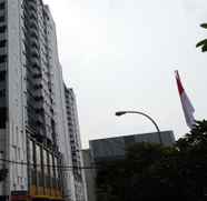 Lobi 5 1BR Homey at Menteng Square Apartment By Travelio