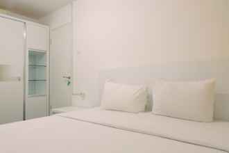 Bilik Tidur 4 2BR Homey Green Palace Kalibata Apartment By Travelio