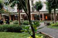 Lobby 2BR Homey Green Palace Kalibata Apartment By Travelio