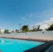 Swimming Pool 5 Basic Rooms Budget Hotel