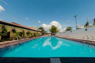 Swimming Pool 4 RedDoorz Plus near Tacloban Astrodome