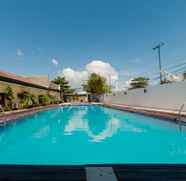 Swimming Pool 4 Basic Rooms Budget Hotel