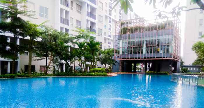 Swimming Pool 1BR Comfy Scientia Residences By Travelio