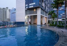 Swimming Pool 4 Tranquil 1BR Apartment at GP Plaza By Travelio