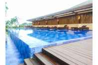 Swimming Pool Studio Azalea Suites Cikarang Apartment with Bathtub By Travelio