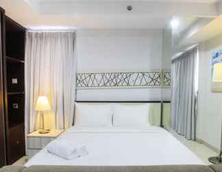 Bilik Tidur 2 Studio Azalea Suites Cikarang Apartment with Bathtub By Travelio