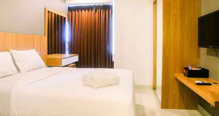 Kamar Tidur Studio Comfy Grand Kamala Lagoon Apartment By Travelio