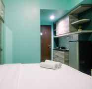 Kamar Tidur 4 Studio Pool View Grand Dhika City Apartment By Travelio