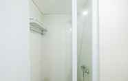 Toilet Kamar 6 Studio Simple Furnished 19 Avenue Apartment By Travelio