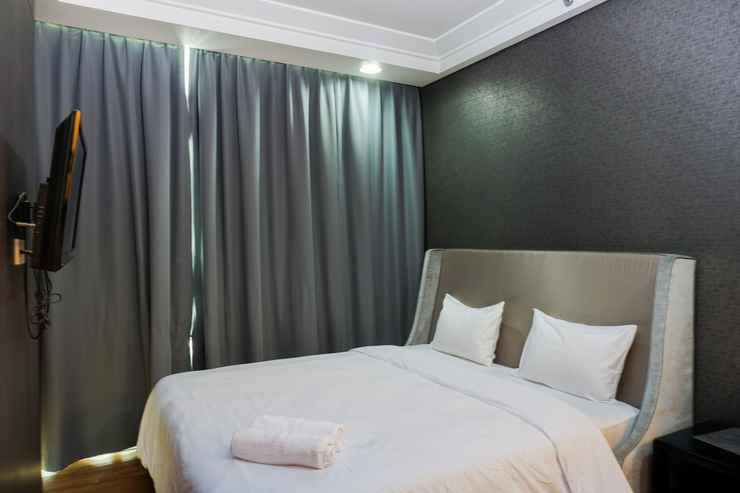 BEDROOM 2BR Luxury with Study Room at The Peak Apartment By Travelio