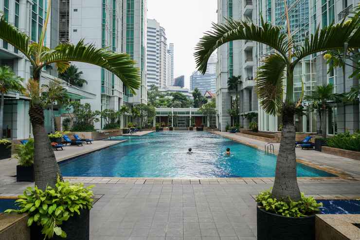 SWIMMING_POOL 2BR Luxury with Study Room at The Peak Apartment By Travelio