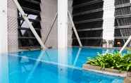 Swimming Pool 6 2BR Homey Paddington Heights Apartment By Travelio
