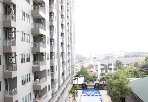 Lobby 2BR Modern Apartment at Galeri Ciumbuleuit 2 near UNPAR By Travelio