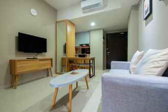 Common Space 4 Minimalist 1BR Mustika Golf Apartment By Travelio