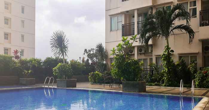 Kolam Renang Spacious Studio Margonda Residence 3 Apartment By Travelio