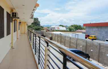 Lobi 2 RedDoorz Plus near Talisay Town Center