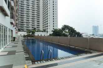 Swimming Pool 4 Studio Elegant Design Apartment at Margonda Residence 4 By Travelio