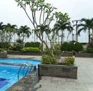 Swimming Pool 3 Studio Elegant Design Apartment at Margonda Residence 4 By Travelio