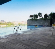Swimming Pool 3 Studio Relaxing Apartment at Tamansari Papilio By Travelio