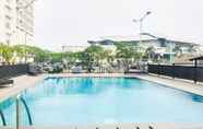 Kolam Renang 5 2BR Comfy and Spacious Callia Apartment By Travelio