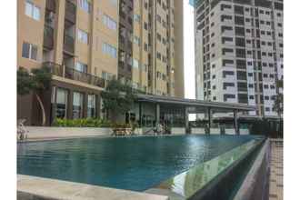 Hồ bơi 4 1BR with Extra Balcony The Oasis Apartment Cikarang By Travelio