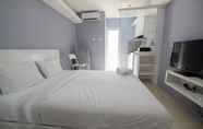 Bedroom 6 Studio Best Deal Bassura Apartment By Travelio