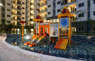 Swimming Pool 2 Great View Studio Signature Park Grande Apartment  By Travelio