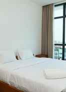 BEDROOM Elegant  1BR Veranda Residence Puri Apartment By Travelio