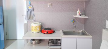 Toilet Kamar 3 Homey Studio Green Pramuka Apartment By Travelio