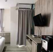 Phòng ngủ 5 Comfortable  Studio Bintaro Icon Apartment By Travelio