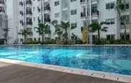 Swimming Pool 5 Studio Simply at Signature Park Grande Apartment By Travelio